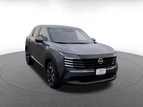 Used 2025 Nissan Kicks SV image 3