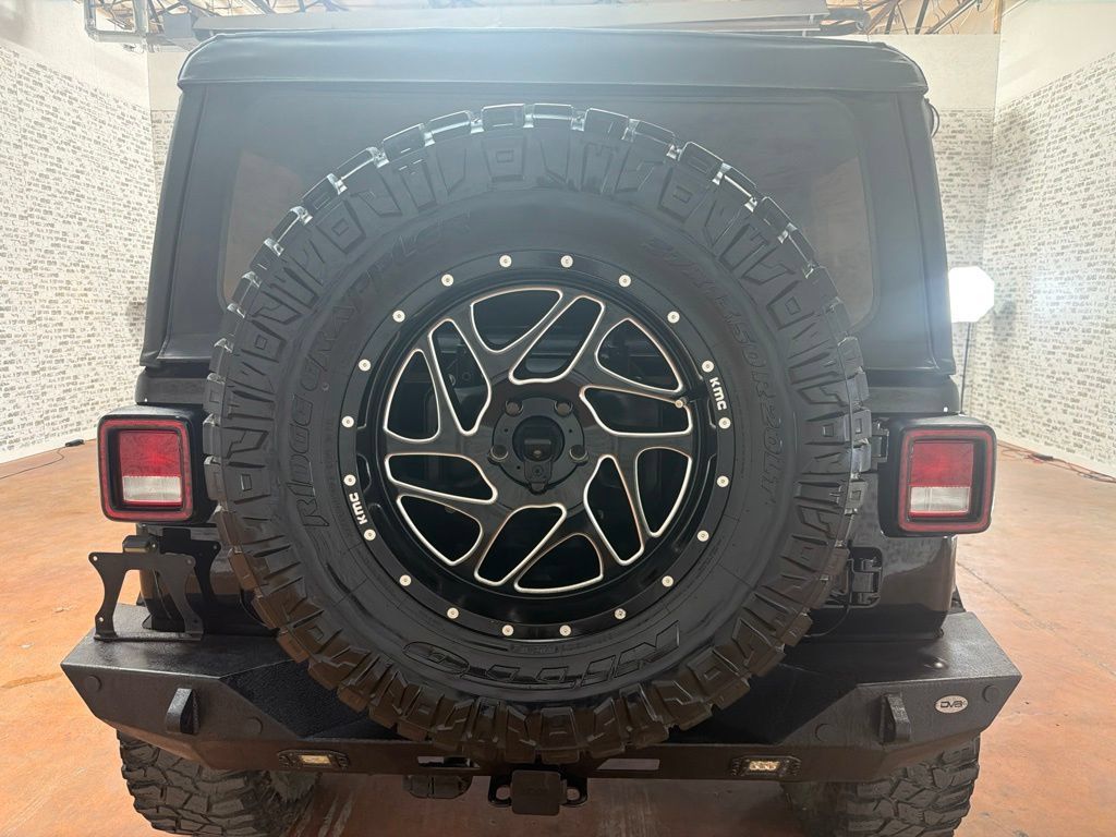 Used 2018 Jeep Wrangler Unlimited Sport S AWD/4WD image 6