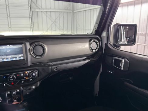 Used 2022 Jeep Gladiator Sport AWD/4WD image 42