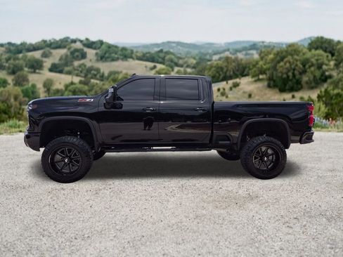 Used 2024 Chevrolet Silverado 2500 LT AWD/4WD image 5