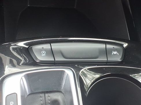 Used 2024 Chevrolet Trax LT w/ LT Convenience Package FWD image 19