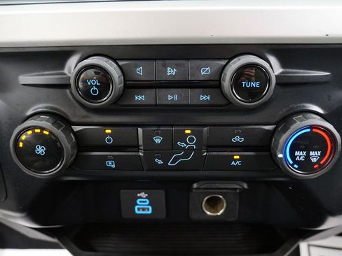 Used 2023 Ford F350 XLT AWD/4WD image 29
