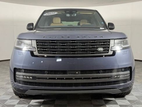 Used 2025 Land Rover Range Rover SE AWD/4WD image 11
