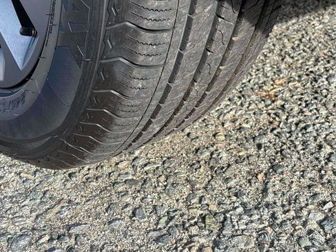 Used 2023 Kia Telluride LX image 9