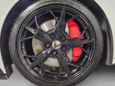 Used 2021 Chevrolet Corvette Stingray Premium Conv w/ Z51 Performance Package RWD image 19