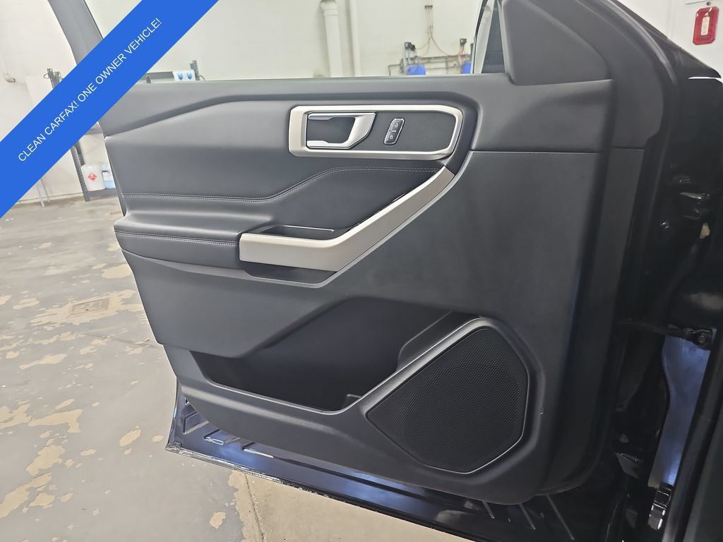 Used 2020 Ford Explorer XLT w/ Equipment Group 202A AWD/4WD image 28
