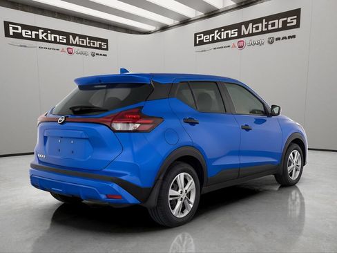 Used 2022 Nissan Kicks S w/ Interior Electronics Package FWD image 5