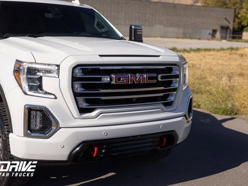 Used 2022 GMC Sierra 1500 AT4 w/ AT4 Premium Package image 3