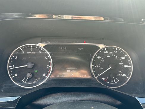 Used 2024 Nissan Pathfinder SL FWD image 15