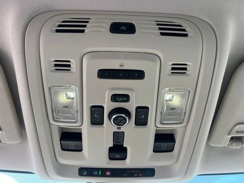 Used 2021 GMC Yukon Denali w/ Advanced Technology Package AWD/4WD image 33