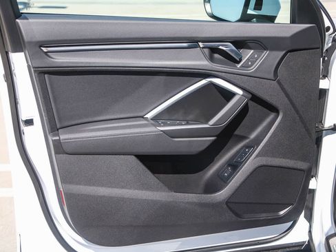 New 2025 Audi Q3 2.0T Premium image 33