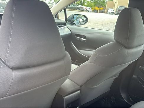 Used 2021 Toyota Corolla LE FWD image 29