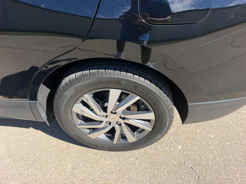 Used 2023 Chevrolet Equinox Premier FWD image 7