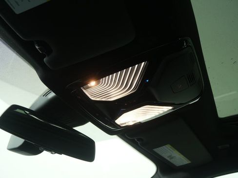 Certified 2025 BMW i4 eDrive40 image 23