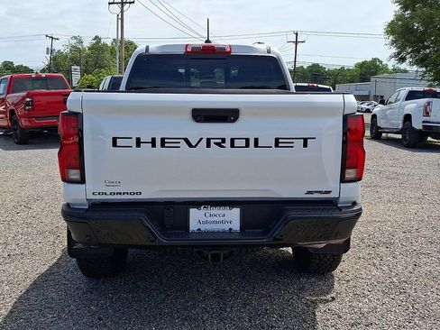 Used 2024 Chevrolet Colorado ZR2 w/ Safety Package AWD/4WD image 8