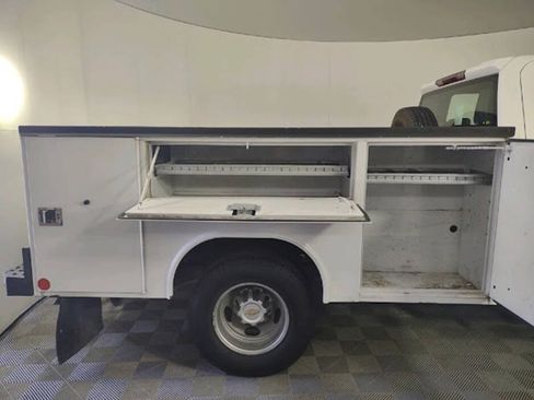 Used 2024 Chevrolet Silverado 3500 W/T w/ Snow Plow Prep Package AWD/4WD image 12
