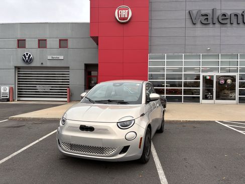 New 2025 FIAT 500 e image 1