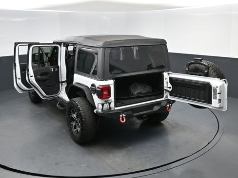 Used 2018 Jeep Wrangler Unlimited Rubicon w/ LED Lighting Group image 15