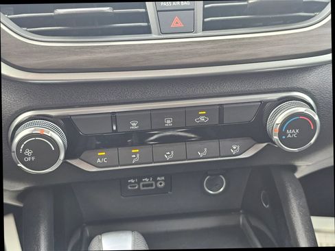 Used 2024 Nissan Altima 2.5 SV image 25