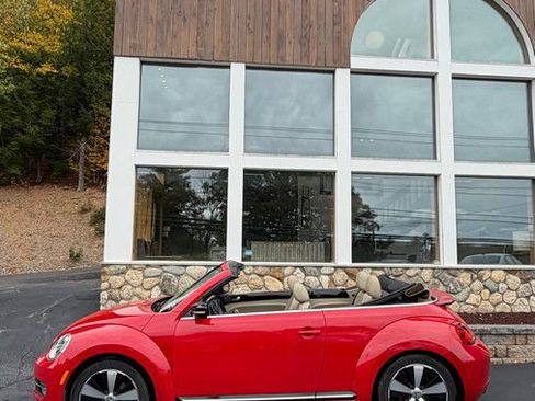 Used 2013 Volkswagen Beetle 2.0T image 30