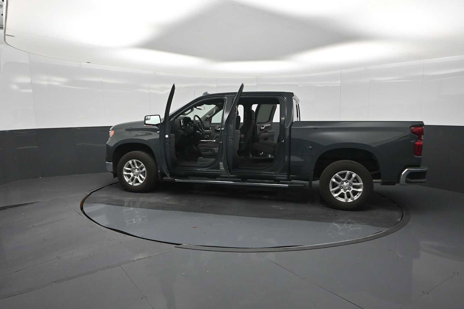 Used 2025 Chevrolet Silverado 1500 LT w/ Z71 Off-Road Package AWD/4WD image 61