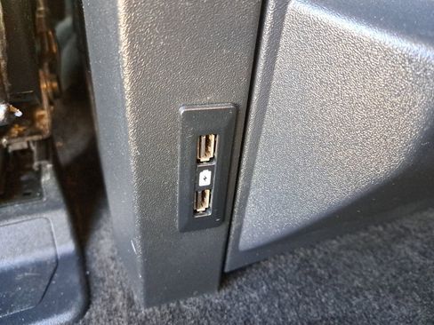 Used 2018 Ford F150 Lariat image 9