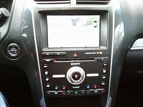 Used 2017 Ford Explorer Sport w/ Equipment Group 401A AWD/4WD image 9