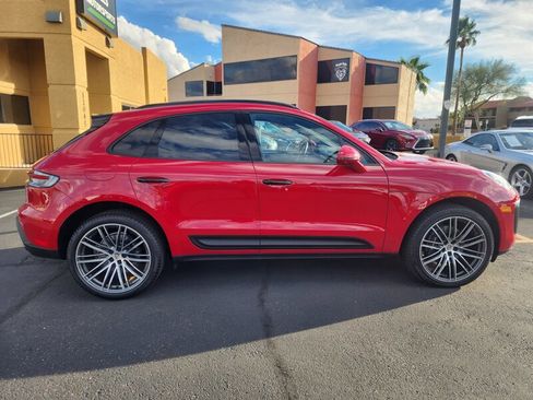Used 2024 Porsche Macan w/ Premium Plus Package image 2