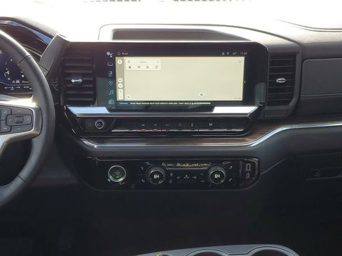 Used 2024 Chevrolet Silverado 1500 LT image 25