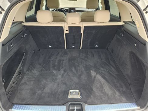 Used 2018 Mercedes-Benz GLC 300 4MATIC image 8
