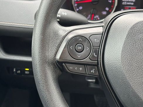 Used 2022 Toyota RAV4 LE image 15