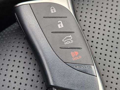 Used 2024 Lexus ES 300h w/ Premium Package FWD image 33