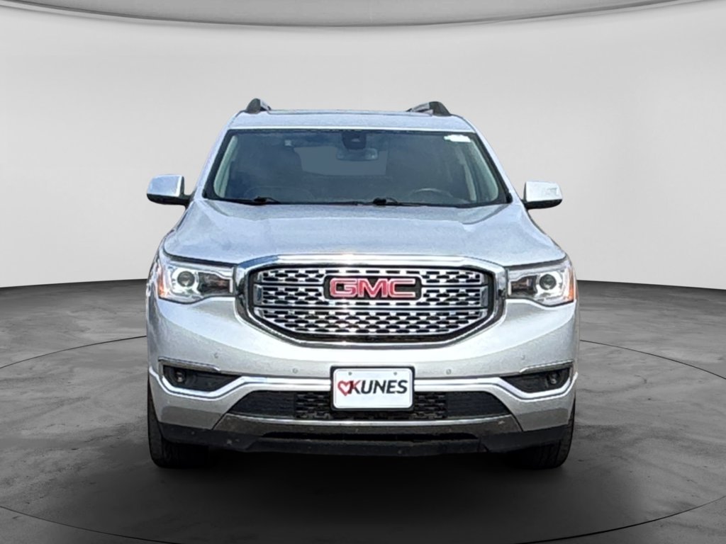 Used 2019 GMC Acadia Denali w/ Technology Package AWD/4WD image 2