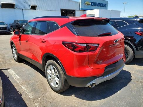 Used 2020 Chevrolet Blazer LT FWD image 3