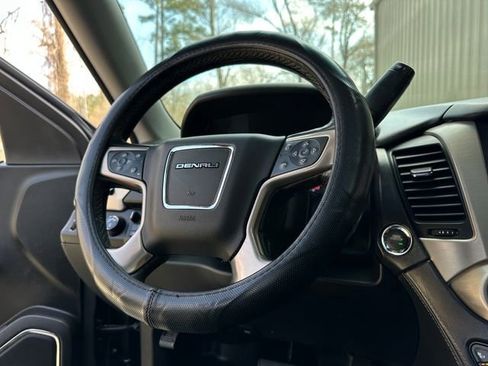 Used 2020 GMC Yukon XL Denali w/ Denali Ultimate Package AWD/4WD image 23