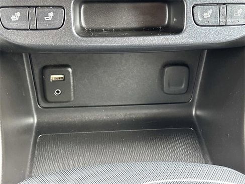 Used 2018 Chevrolet Colorado Z71 image 24