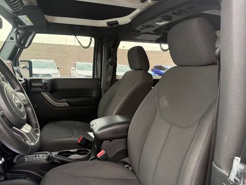 Used 2017 Jeep Wrangler Sport AWD/4WD image 16
