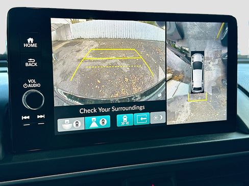 Used 2025 Honda Pilot Black Edition image 14