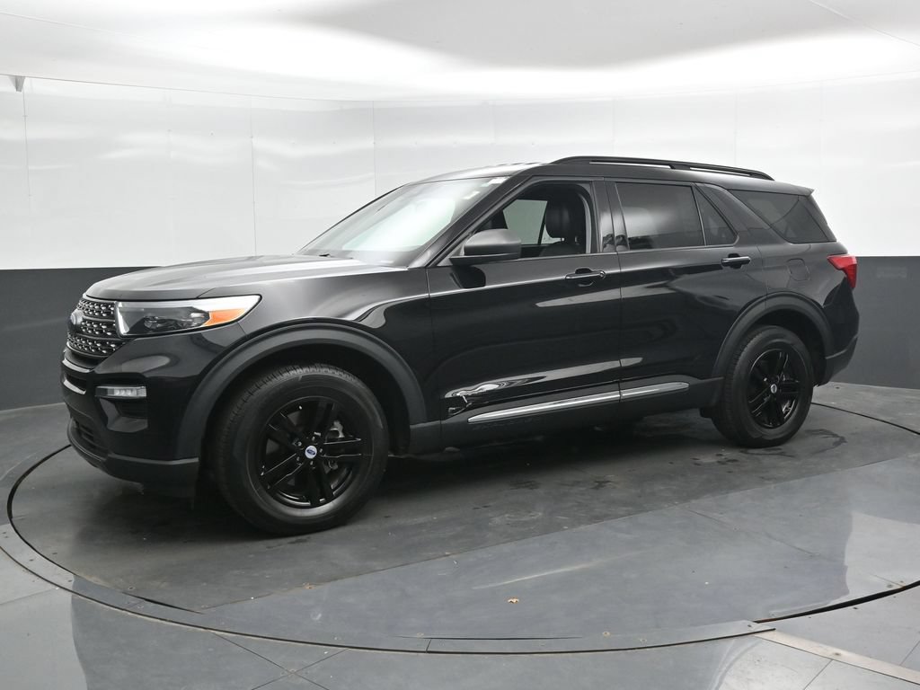 Used 2023 Ford Explorer XLT w/ Equipment Group 202A AWD/4WD image 9