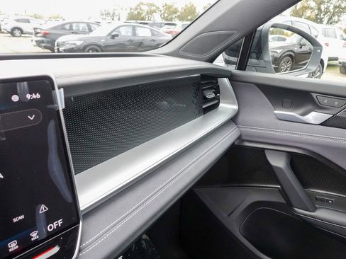 New 2026 Volkswagen Tiguan SE R-Line image 22