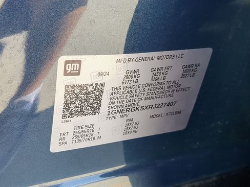 Used 2024 Chevrolet Traverse LT w/ Trailering Package FWD image 32