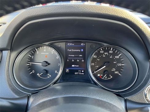 Used 2020 Nissan Rogue SV image 14