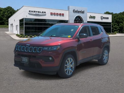 Used 2022 Jeep Compass Latitude AWD/4WD image 1