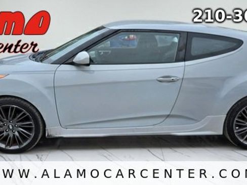 Used 2013 Hyundai Veloster RE:MIX Edition FWD image 2