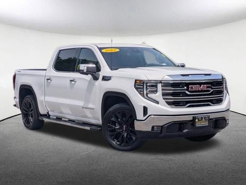 Used 2022 GMC Sierra 1500 SLT w/ SLT Convenience Package AWD/4WD image 2