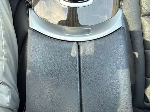 Used 2018 Mercedes-Benz GLC 300 4MATIC image 28