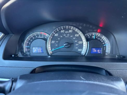 Used 2012 Toyota Camry FWD image 16