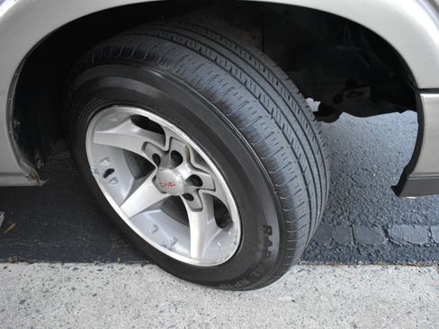 Used 2001 GMC Sonoma SLS w/ Hot Looks Pkg image 37