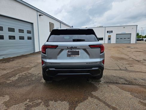 New 2026 GMC Terrain Elevation w/ Elevation Premium Package FWD image 5