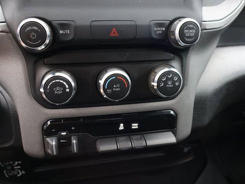 Used 2024 RAM 2500 Tradesman w/ Chrome Appearance Group image 27